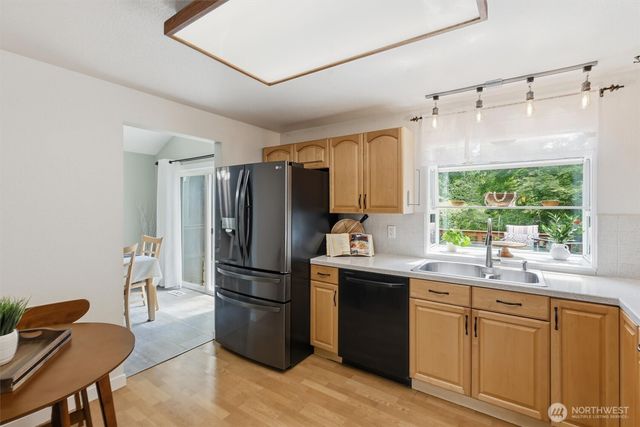 12611 NE 134th Place, Kirkland, WA 98034