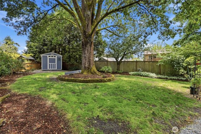 12611 NE 134th Place, Kirkland, WA 98034