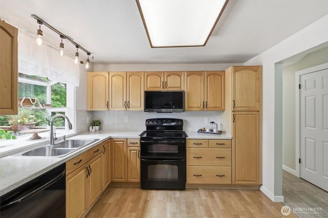 12611 NE 134th Place, Kirkland, WA 98034