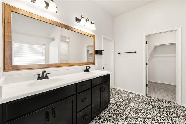 10401 NW 33rd Street, Yukon, OK 73099