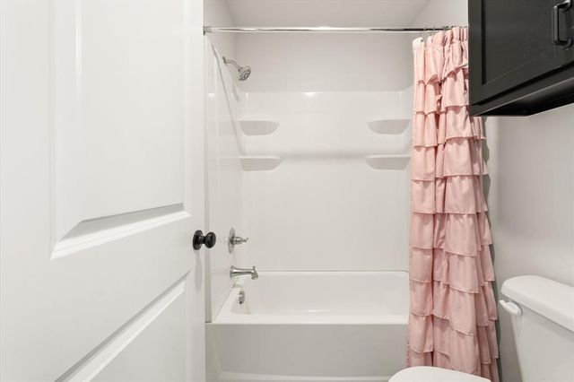 10401 NW 33rd Street, Yukon, OK 73099