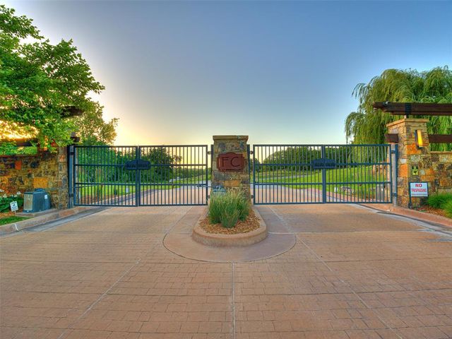 7000 Split Fence Lane, Edmond, OK 73034
