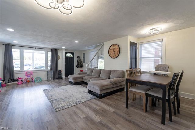 1114 Hoover AVE, Chesapeake, VA 23324