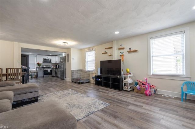 1114 Hoover AVE, Chesapeake, VA 23324