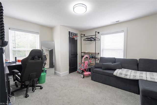 1114 Hoover AVE, Chesapeake, VA 23324