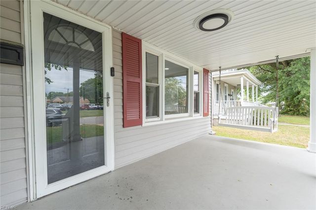 1114 Hoover AVE, Chesapeake, VA 23324