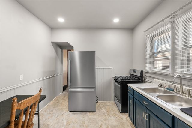 2013 CAMPHAUSEN Avenue, Erie, PA 16510