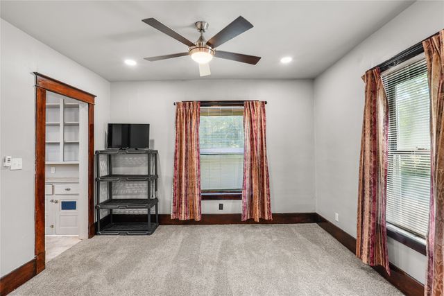 2013 CAMPHAUSEN Avenue, Erie, PA 16510