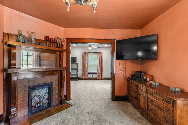 2013 CAMPHAUSEN Avenue, Erie, PA 16510