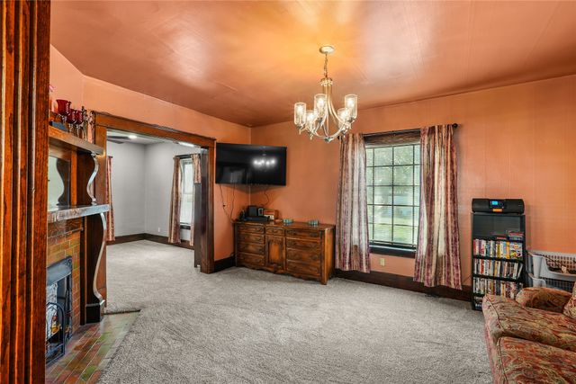 2013 CAMPHAUSEN Avenue, Erie, PA 16510