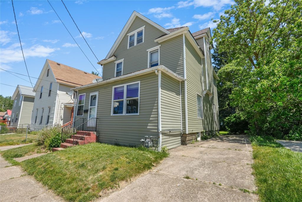 2013 CAMPHAUSEN Avenue, Erie, PA 16510