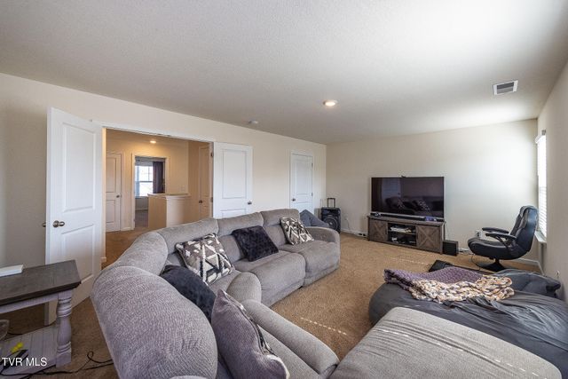 1244 Stamp Lodge Road, Kingsport, TN 37660