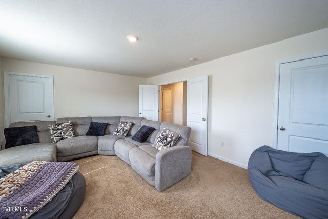 1244 Stamp Lodge Road, Kingsport, TN 37660