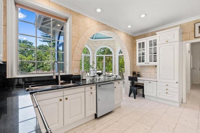 1142 Moore Road, Woodside, CA 94062