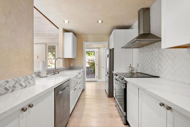 1142 Moore Road, Woodside, CA 94062