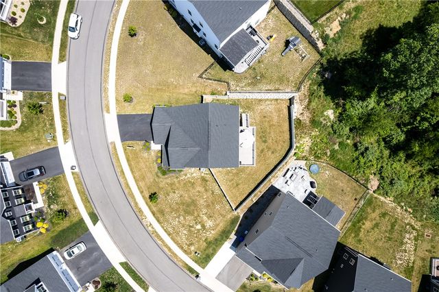 149 Woodsman Ridge Dr, Jackson Twp, PA 16063