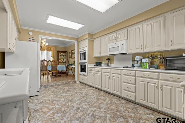 106 Cheyenne Street, Gilmer, TX 75644