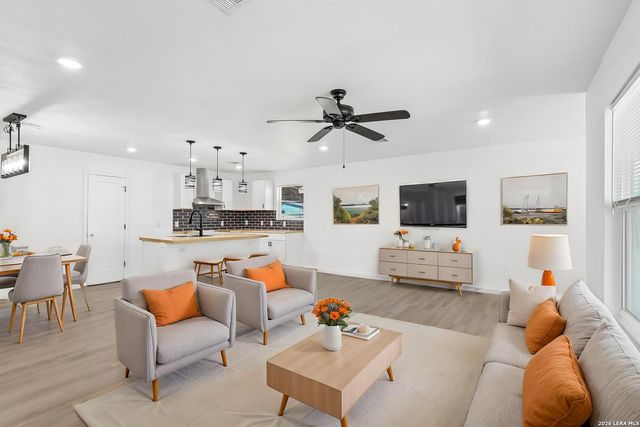 1710 Alametos, San Antonio, TX 78201