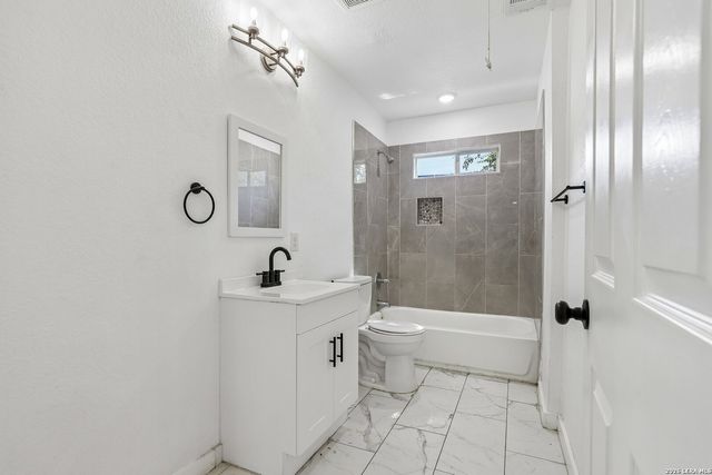1710 Alametos, San Antonio, TX 78201