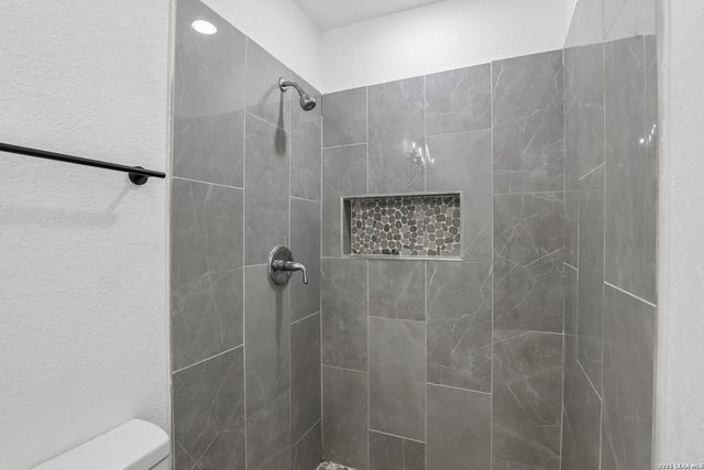 1710 Alametos, San Antonio, TX 78201