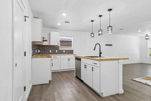 1710 Alametos, San Antonio, TX 78201