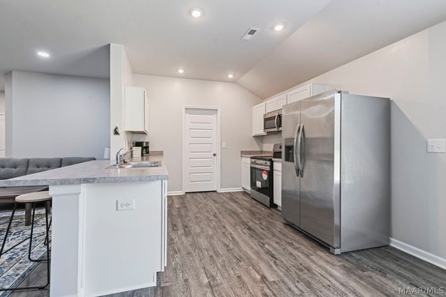 106 Canal Crossing, Wetumpka, AL 36092