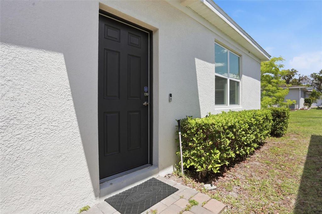 Image 5 of property listing at 1841 OVERCUP AVENUE, St Cloud, FL 34771