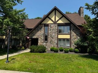 5295 Chestnut Ridge Road H, Orchard Park, NY 14127
