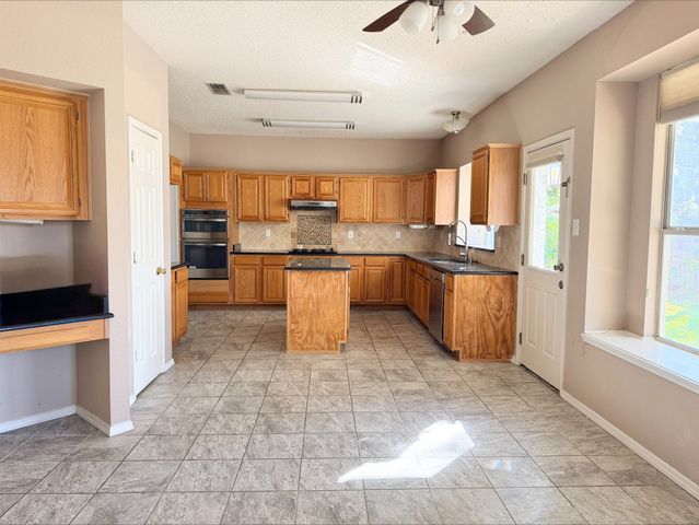 4818 Red Birch Drive, Arlington, TX 76018