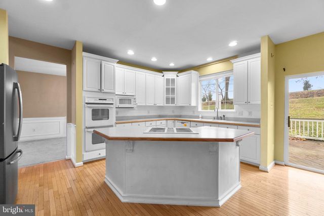 419 CREST LN, Westminster, MD 21157