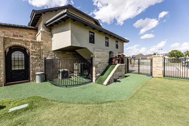 8117 County Rd 6220, Shallowater, TX 79363