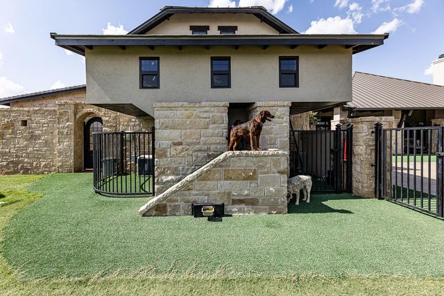 8117 County Rd 6220, Shallowater, TX 79363