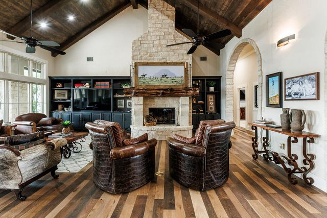 8117 County Rd 6220, Shallowater, TX 79363