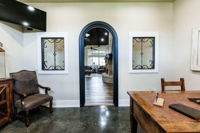 8117 County Rd 6220, Shallowater, TX 79363