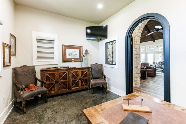 8117 County Rd 6220, Shallowater, TX 79363