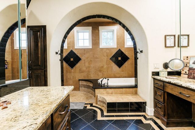 8117 County Rd 6220, Shallowater, TX 79363