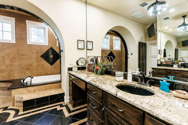 8117 County Rd 6220, Shallowater, TX 79363