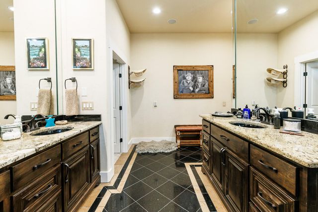 8117 County Rd 6220, Shallowater, TX 79363