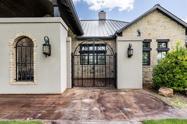 8117 County Rd 6220, Shallowater, TX 79363