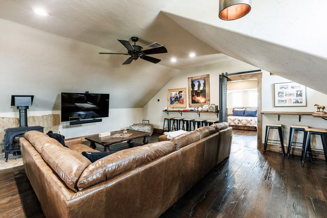 8117 County Rd 6220, Shallowater, TX 79363