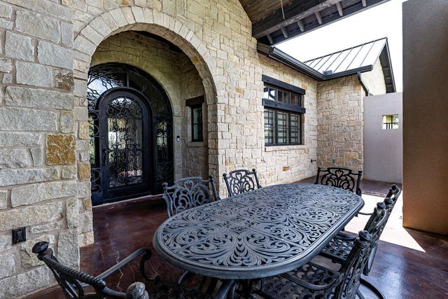 8117 County Rd 6220, Shallowater, TX 79363