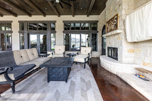 8117 County Rd 6220, Shallowater, TX 79363