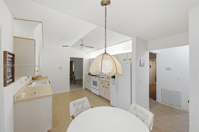 642 Nobles St, Sebastian, FL 32958