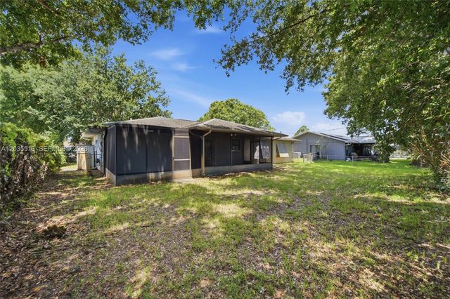 642 Nobles St, Sebastian, FL 32958