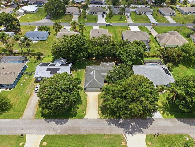 642 Nobles St, Sebastian, FL 32958