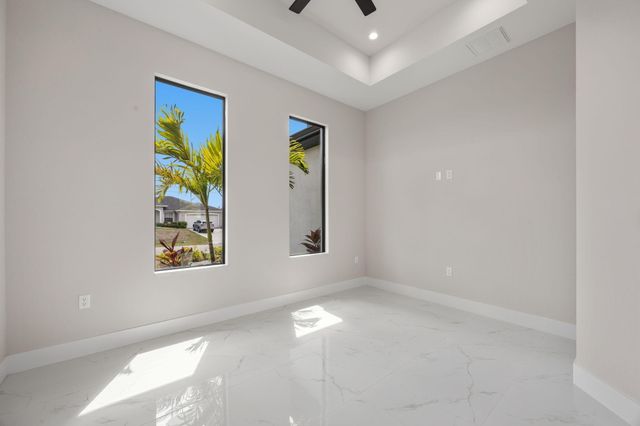 2015 NW 21st Street, Cape Coral, FL 33993