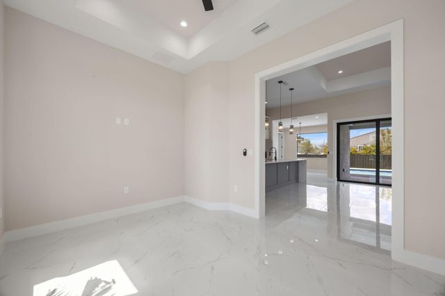 2015 NW 21st Street, Cape Coral, FL 33993
