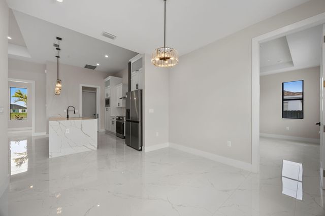 2015 NW 21st Street, Cape Coral, FL 33993