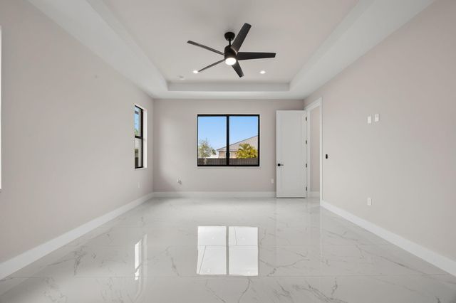 2015 NW 21st Street, Cape Coral, FL 33993