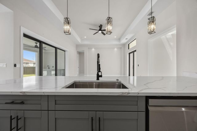 2015 NW 21st Street, Cape Coral, FL 33993